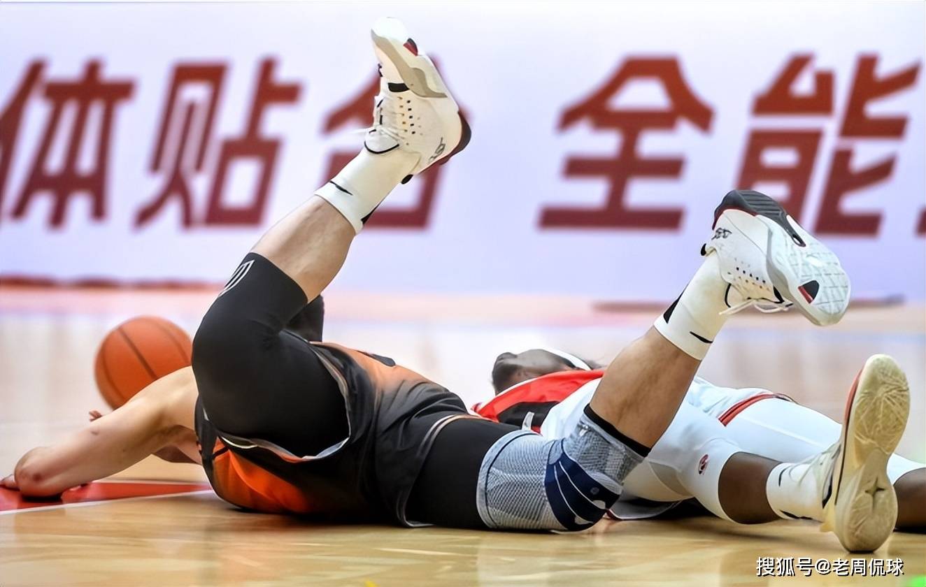 新赛季揭幕战,山东男篮险胜上海队 新赛季揭幕战,山东男篮险胜上海队