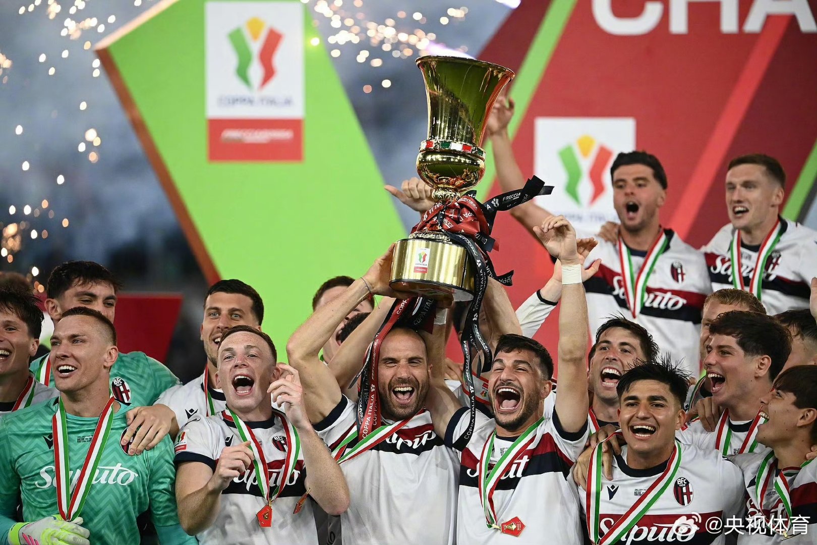 爱游戏在线-波努奇率队出征，博洛尼亚壮行赢球