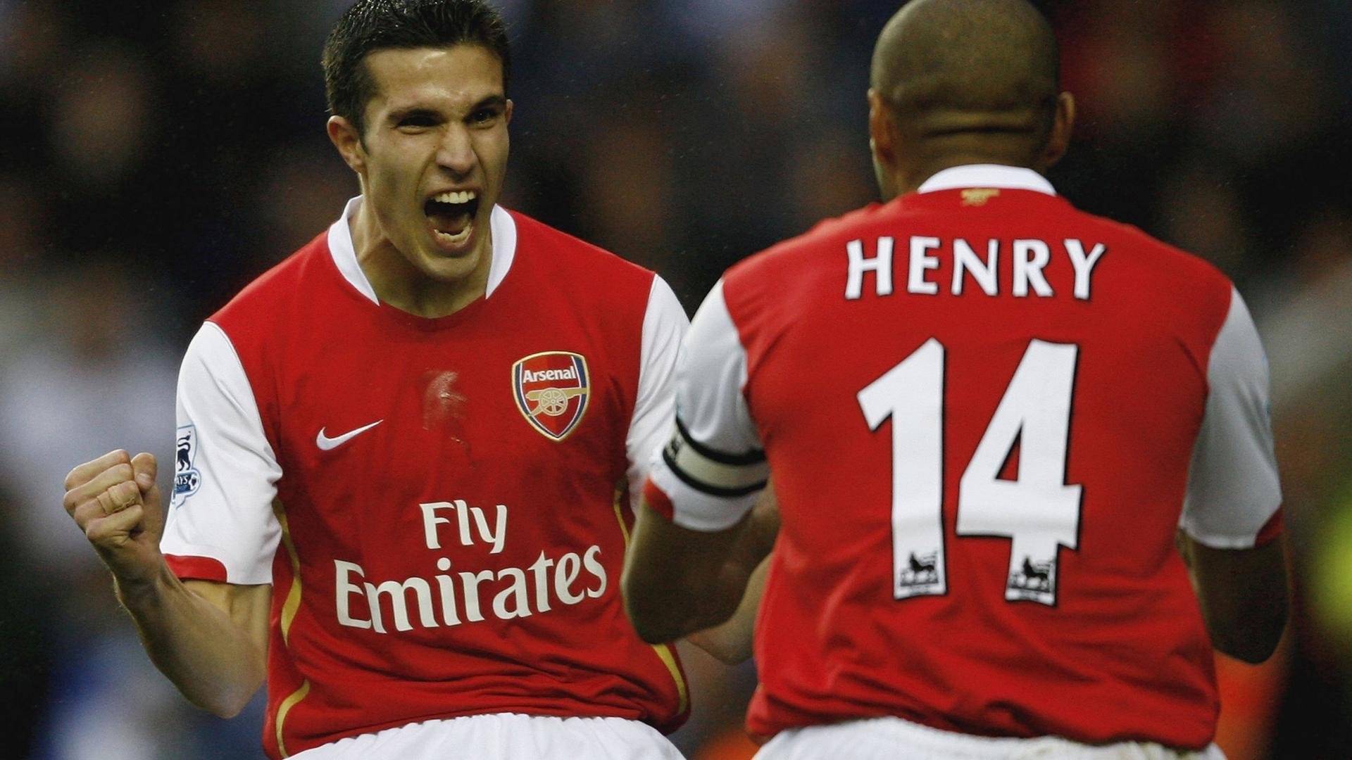 西甲国家德比之夜，卡马文加连续得分拉开差距，皇马奠定新时代基石