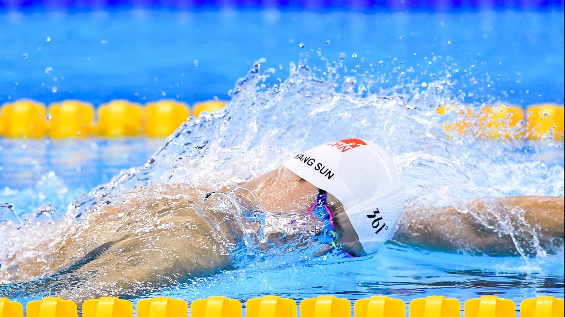 南半球的足球寓言,莱万欧冠半决赛接管比赛,拜仁强势晋级之路