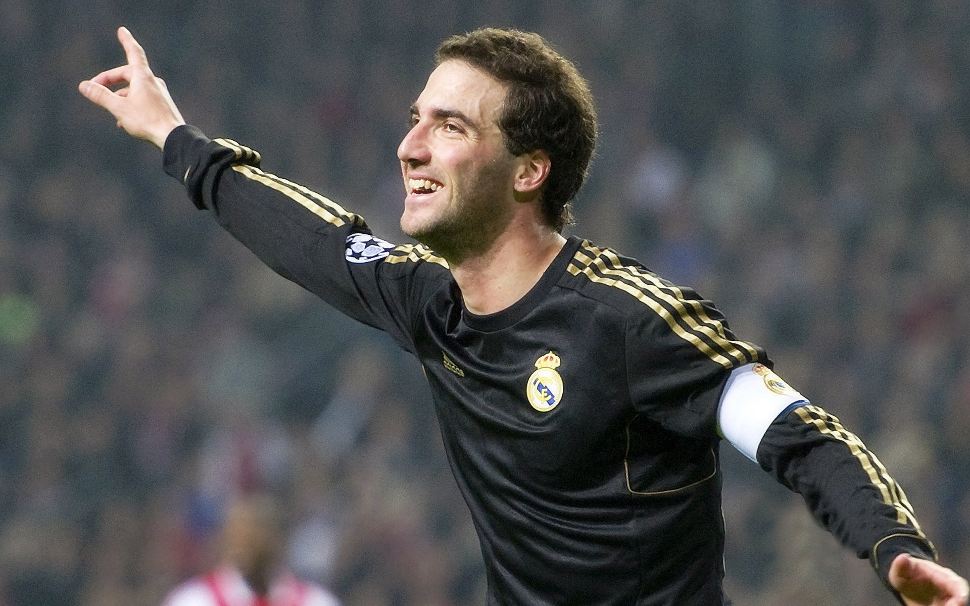 北非雄鹰展翅突尼斯完胜几内亚，与此同时姆巴佩在意甲焦点战接管比赛