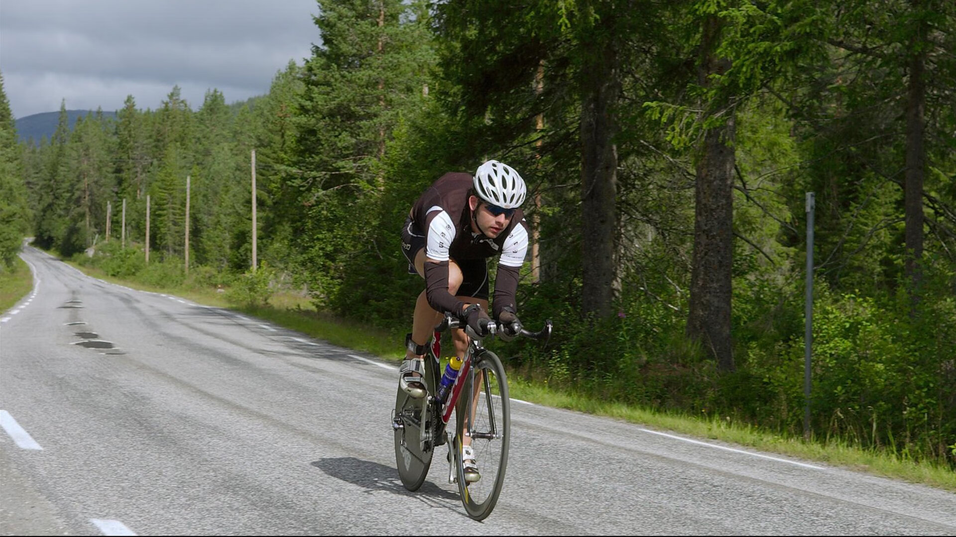 爱游戏官方入口-摩纳哥与挪威的战术博弈，帕尔默如何以一己之力改写比赛走向